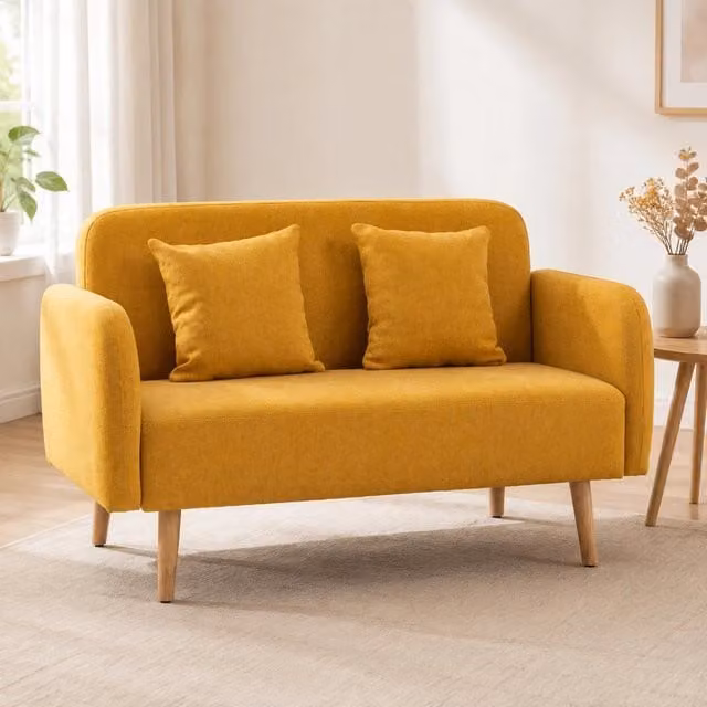 Divano a 2 posti in poliestere vellutato con cuscini e poggiapiedi regolabili, struttura compatta, 130x70x80 cm, colore naturale e giallo