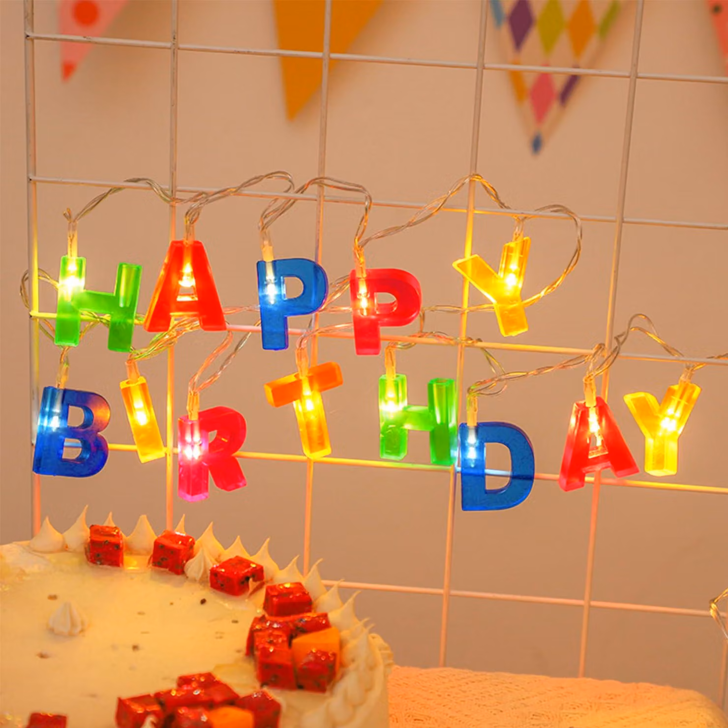 Catena luminosa a LED "Buon Compleanno", multicolore, con 13 lettere, alimentata a batteria
