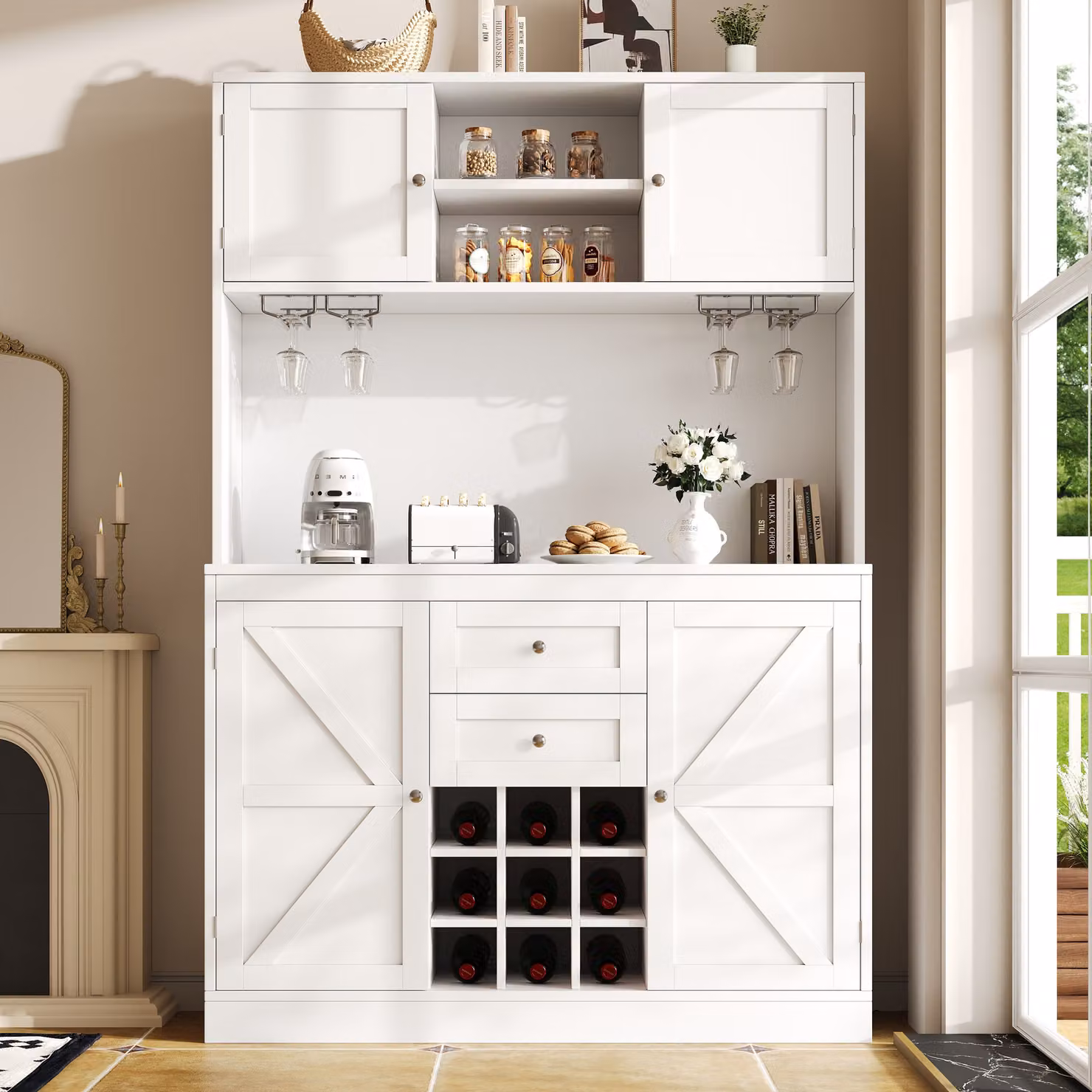 Armadio alto Flieks, 120x40x188cm, mobile da cucina con ripiani regolabili e portabottiglie, buffet da cucina a 4 ante, credenza in stile rustico, bianco