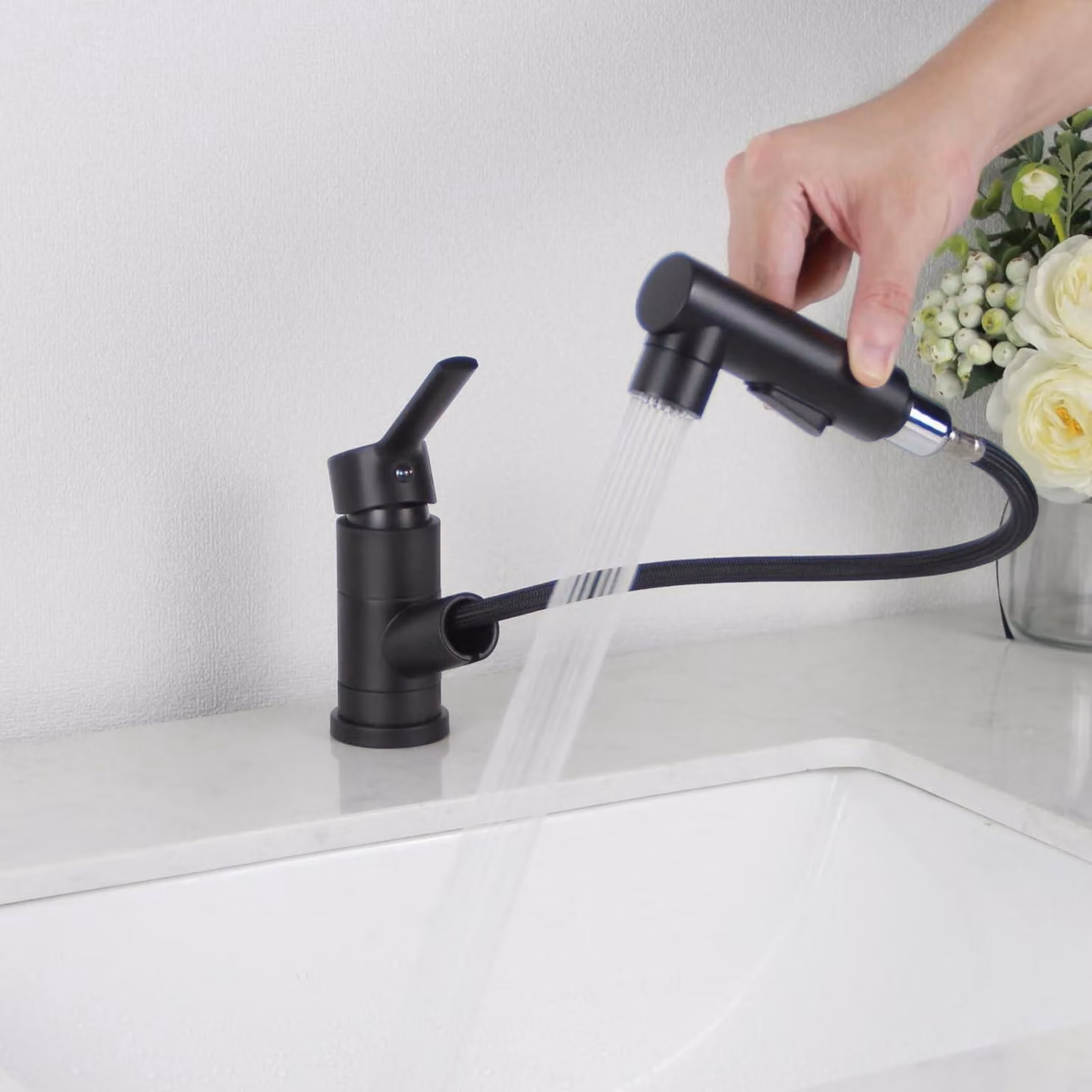 Miscelatore per lavabo nero, girevole a 180°, con doccetta e 3 modalità