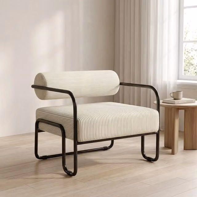 Poltrona lounge OKWISH in velluto a coste beige con struttura in metallo nero per soggiorno e camera da letto L/P/H: 73.0 x 70.5 x 68.5 cm