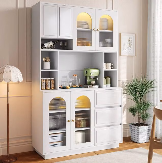 Credenza alta con LED controllabile da app; ante in acrilico curvo; 106x30x175 cm; bianco
