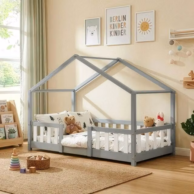 Letto per camerata Treviolo a forma di casetta in stile Montessori en.casa, legno di pino laccato, Grigio Chiaro/Bianco, L/P/H: 160 x 80 x 121 cm