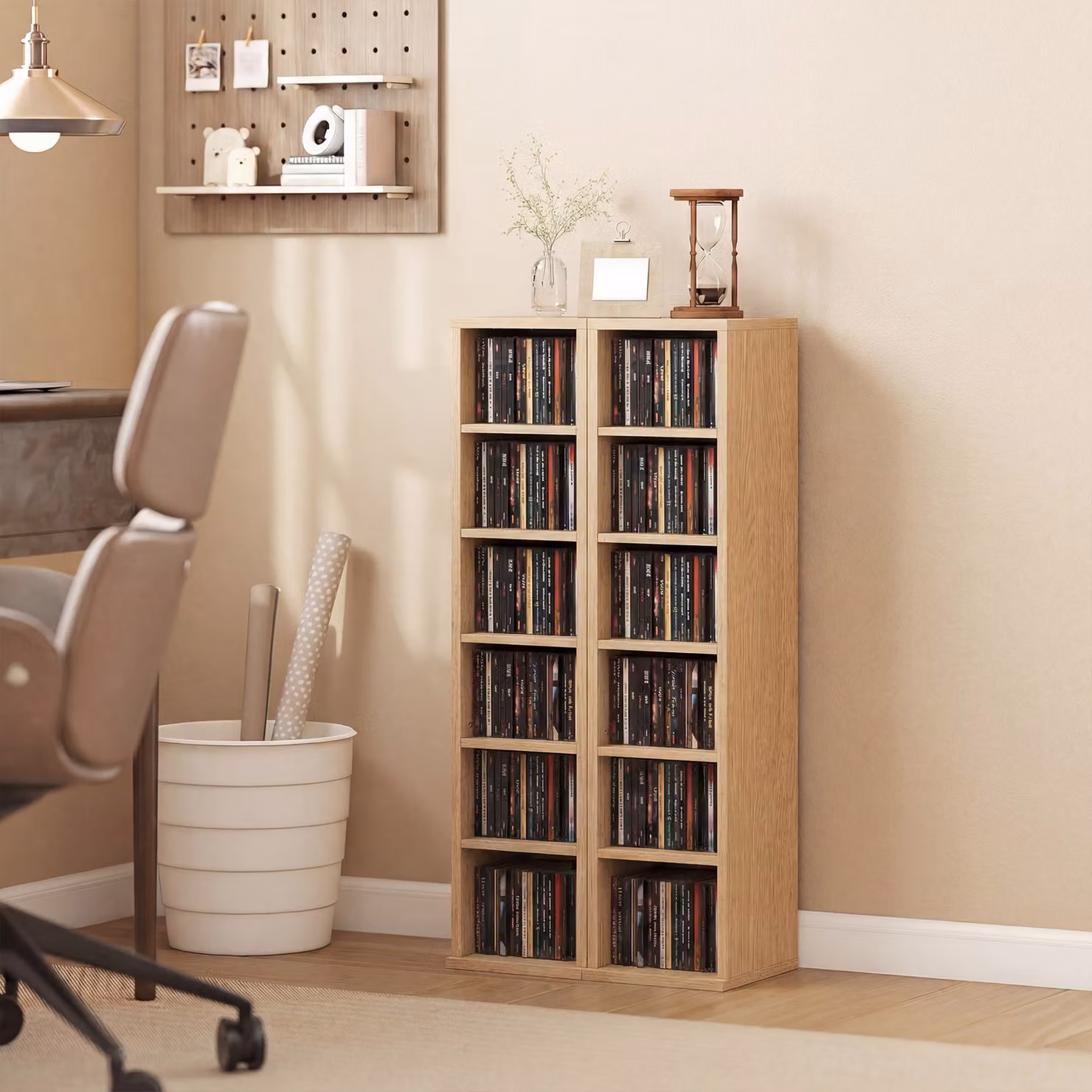 Set di 2 mobili porta CD HOMCOM in legno marrone con 6 ripiani regolabili per 204 CD, L/P/H: 21 x 22,5 x 88,5 cm – 2