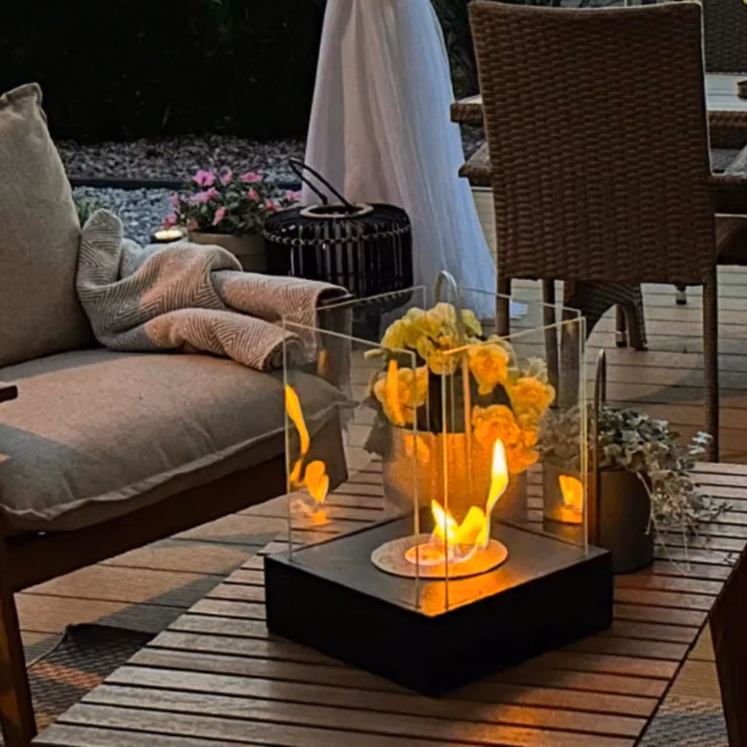BIOKAMIN Caminetto a bioetanolo autoportante 33 x 26 cm | Caminetto a etanolo compatto e moderno per decorare il soggiorno con stile | Casa, giardino (nero)