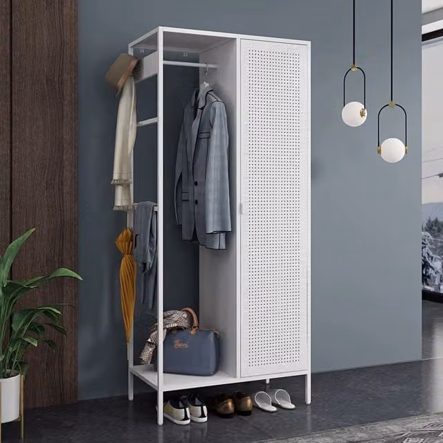 Armadio per guardaroba Puumala en.casa in metallo bianco con ante a battente e ripiani interni H: 180 cm, L: 80 cm, P: 45 cm