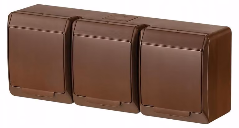 presa a tre prese di superficie marrone 250 V 5323-06