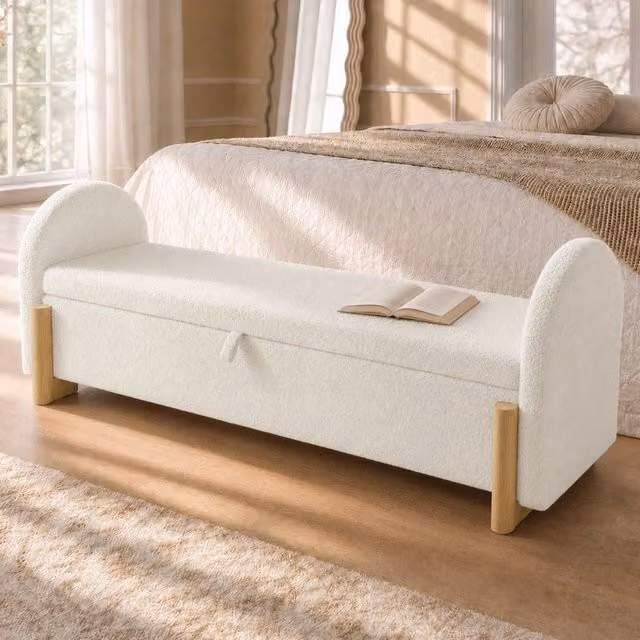Panca fondo letto Mivray con vano contenitore e apertura a gas in bouclé bianco e gambe a U in legno L: 146 cm, P: 61 cm, H: 47 cm