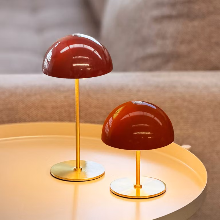 Dyberg Larsen Lampada da tavolo Along, dimmerabile, Ottone / Oro, Soggiorno / Sala da pranzo, Metallo, Scandinavo, Lampada da tavolo