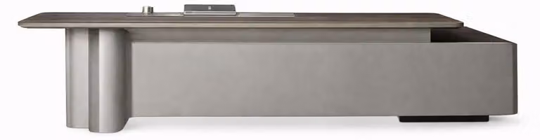 Scrivania da ufficio elegante, con piano in legno e finitura color taupe