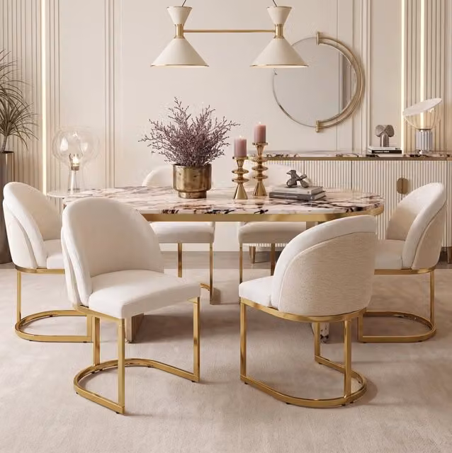 Set di 4 sedie da pranzo in ciniglia beige con gambe in metallo dorato