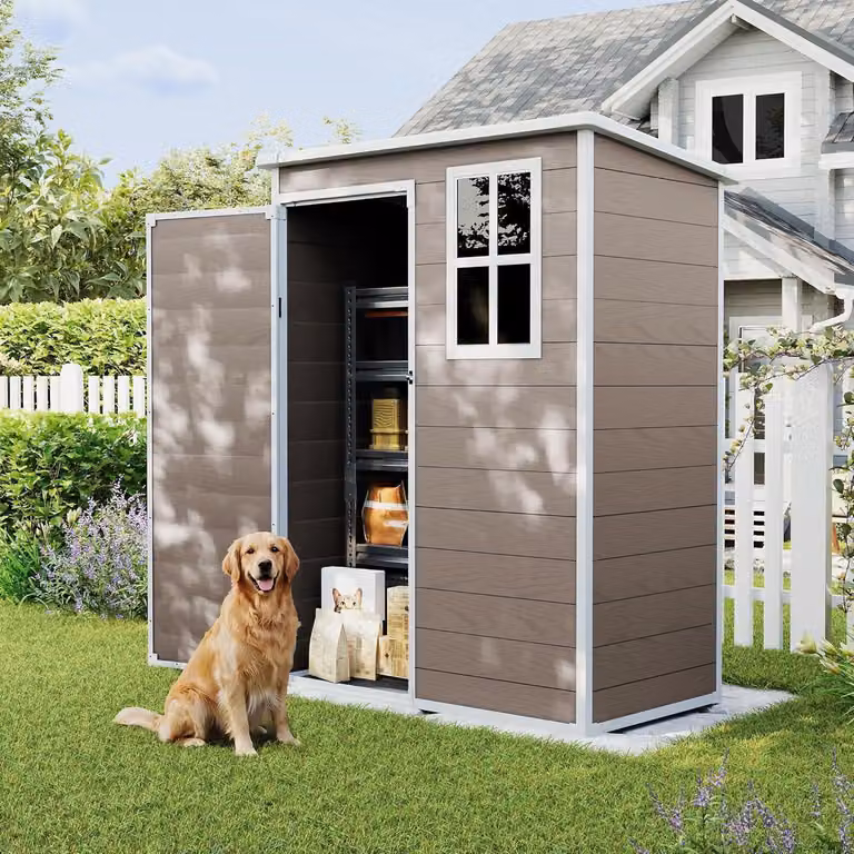 Casetta da giardino resistente alle intemperie, dimensioni 152 x 92 x 192 cm, realizzata in resina plastica con porta chiudibile, finitura effetto legno rosso