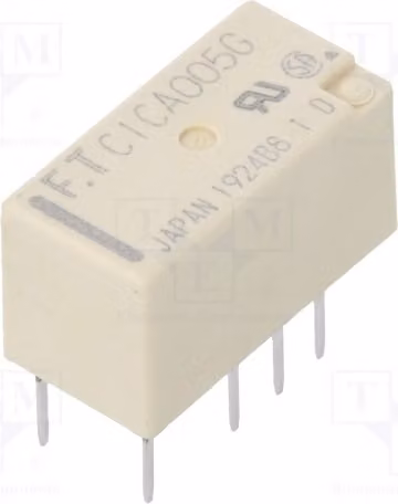 1 relè: elettromagnetico. Bobina: 5 VDC, 0,3 A / 125 VAC, 2 A. Modello: FTR-C1CA005G. Elettromagnete