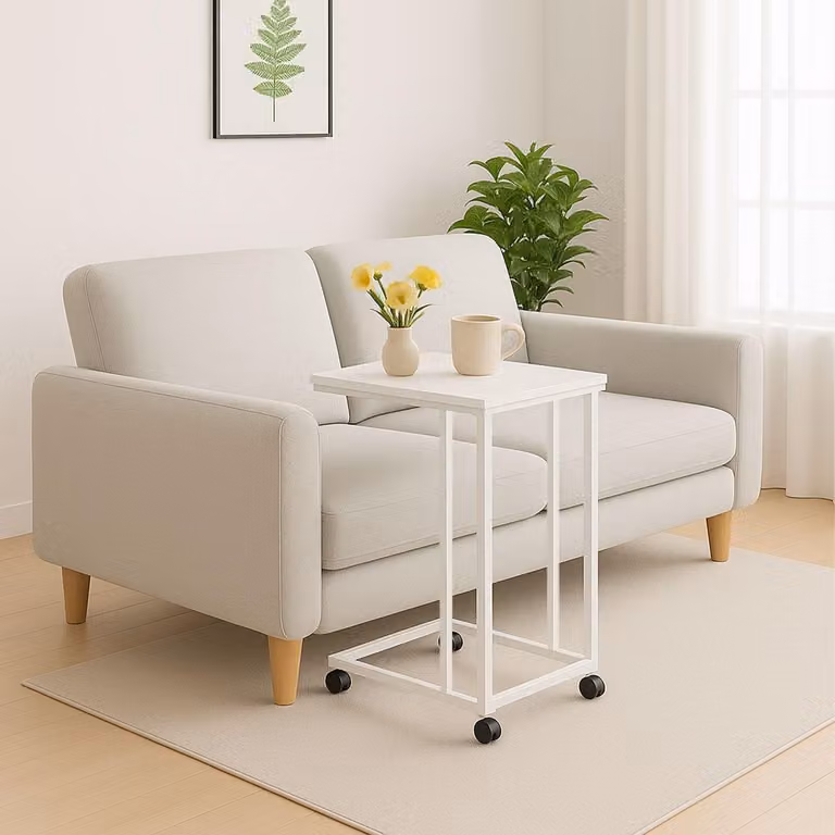 Tavolino laterale a forma di C con ruote - Piano effetto legno