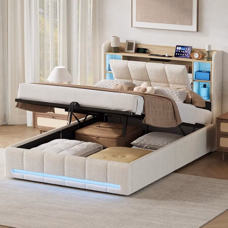 Letto matrimoniale con boxspring 160x200 cm, dotato di luci LED e prese USB, con struttura imbottita, testiera contenitore e sistema di sollevamento idraulico per l'accesso allo spazio contenitivo. Ideale anche come letto per ragazzi. Colore: beige