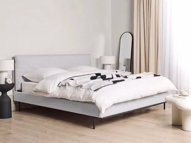 Letto matrimoniale Beliani moderno con doghe a resorte e struttura imbottita in tessuto grigio L/P/H: 219 x 180 x 101 cm