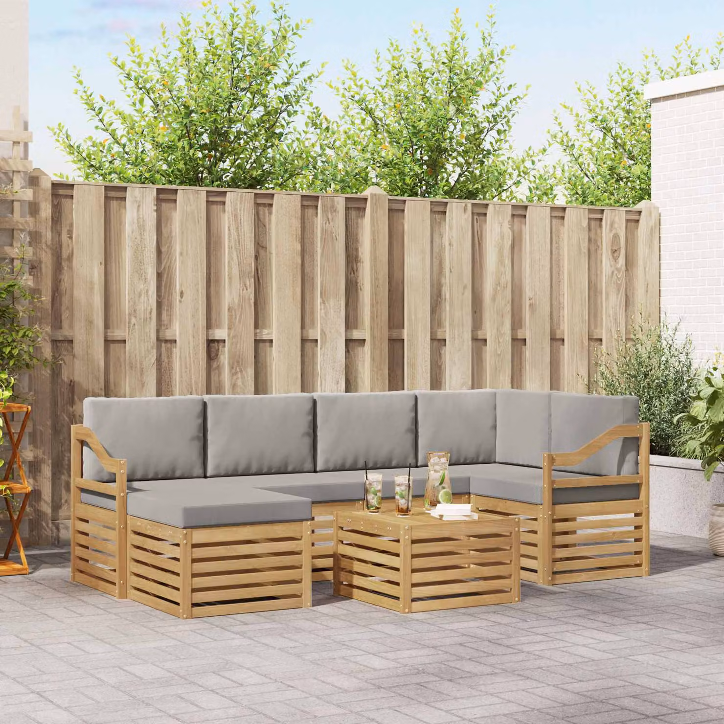 Set di divani da esterno vidaXL 7 pz in legno di acacia con cuscini Bianco e Grigio