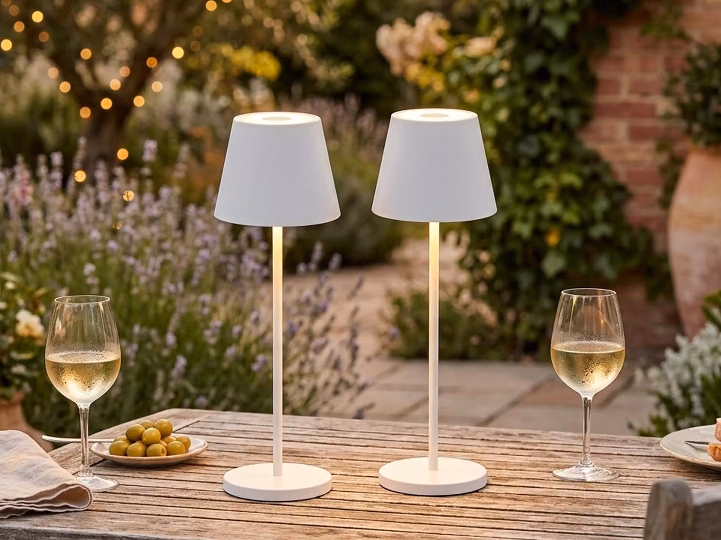 Set da 2 lampade da tavolo ricaricabili da esterno, bianche, senza cavi, con porta USB e base di ricarica