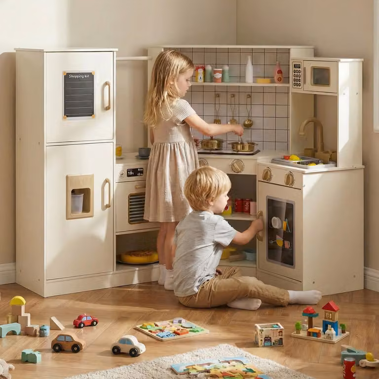 Cucina giocattolo angolare Costway in legno con accessori per bambini, beige e bianco