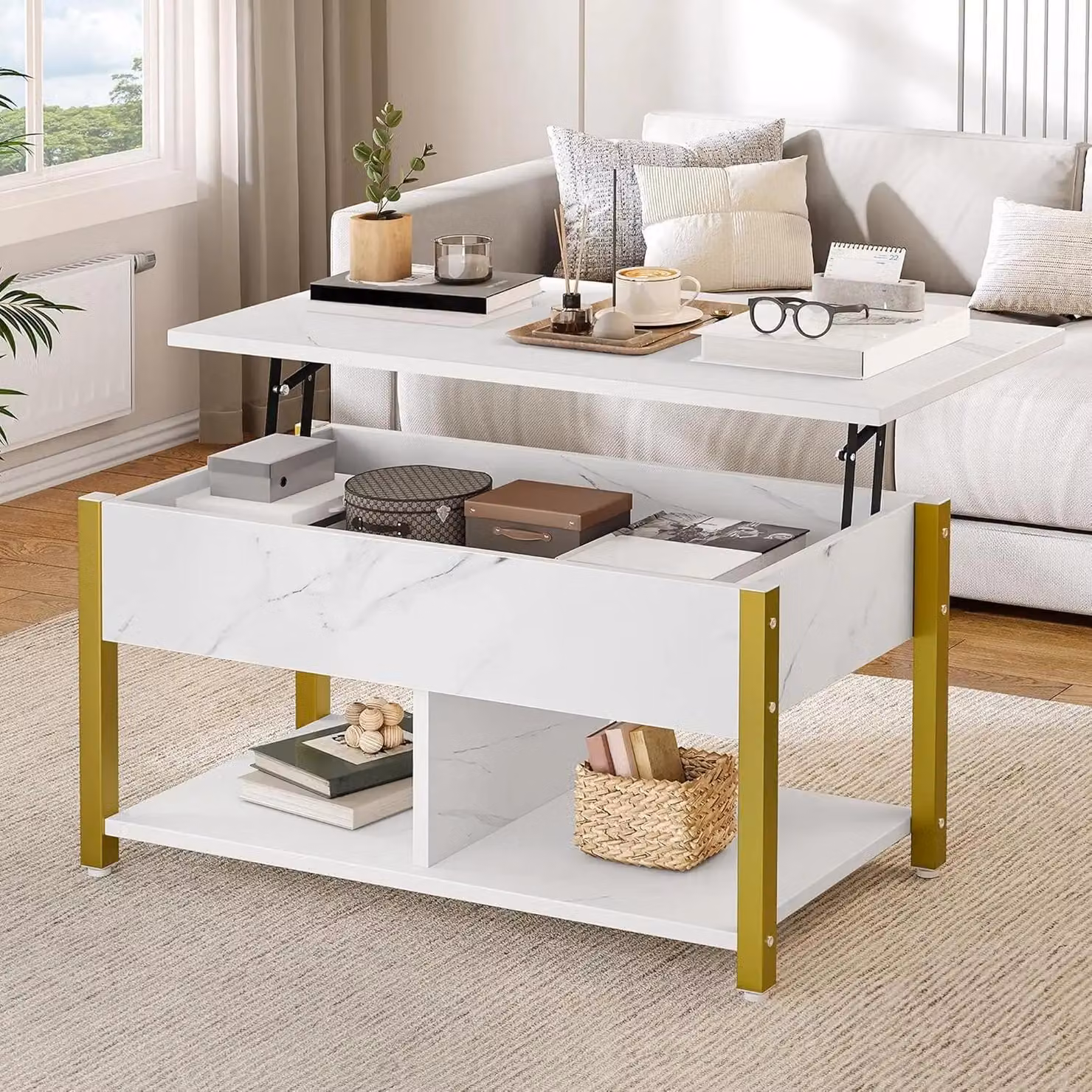 Tavolino da salotto con piano regolabile in due altezze, vano contenitore nascosto, forma rettangolare, struttura in metallo, design moderno
