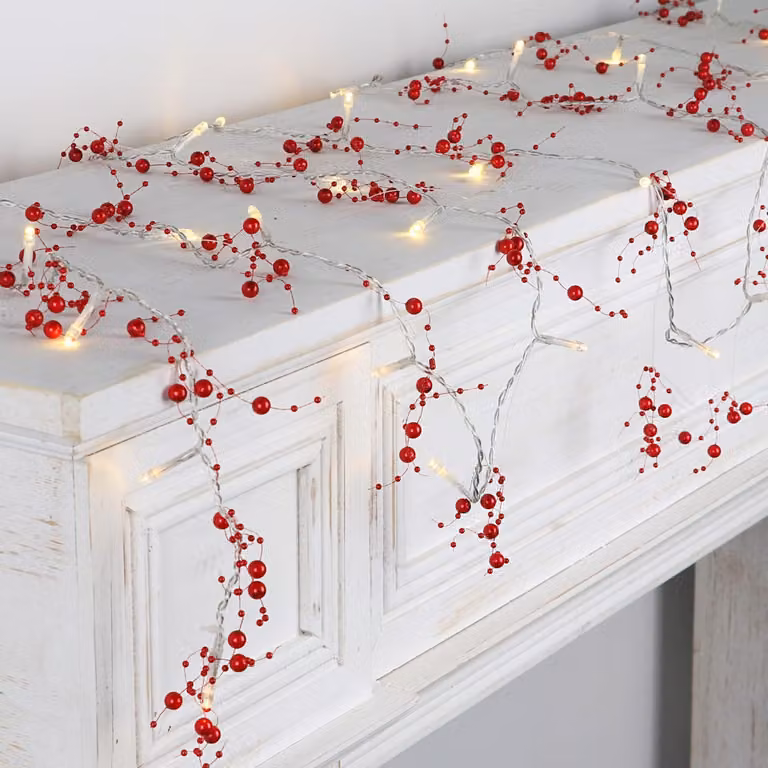 Catena luminosa con 36 LED a forma di perle rosse, lunghezza 4,5 metri, con timer, alimentata a batteria, luce bianco caldo