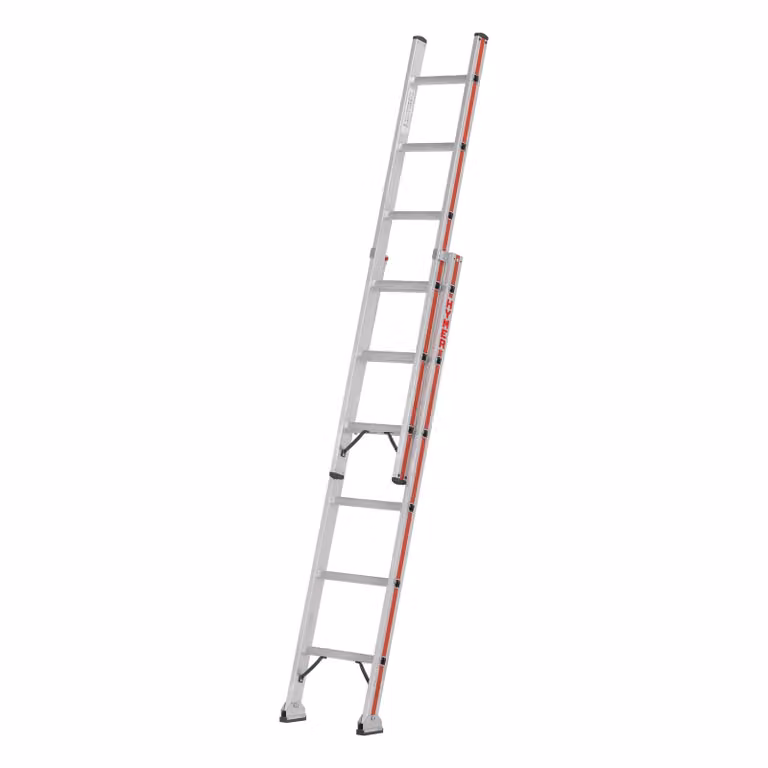 Scala a sfilo Hymer, in due sezioni, 2x16 pioli, lunghezza 4,74 / 8,38 m, altezza massima di raggiungimento 8,92 m, peso 22,8 kg