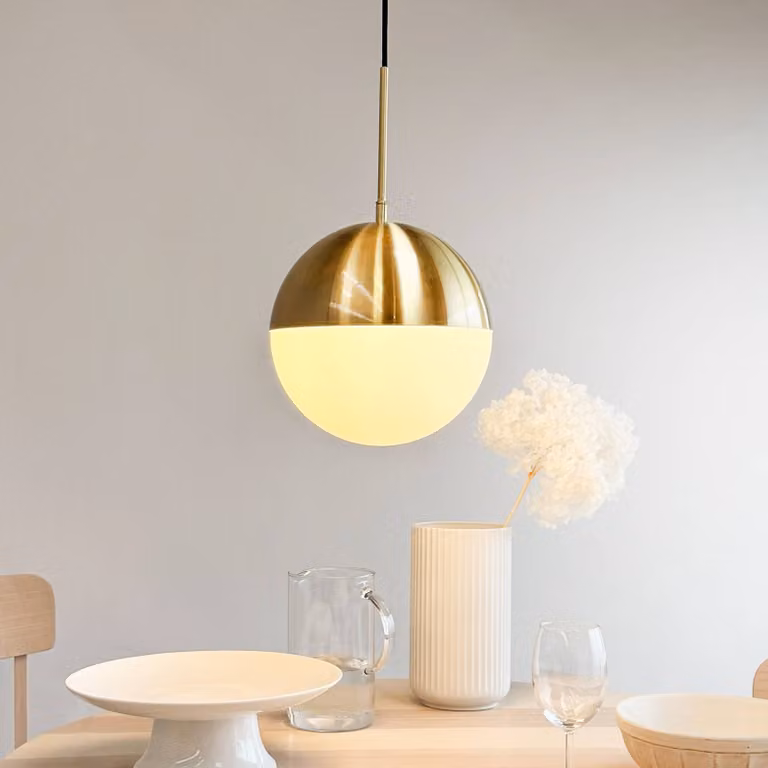 Dyberg Larsen Lampada a sospensione Nova D25, dimmerabile, Ottone / Oro, Soggiorno / Sala da pranzo, Metallo, Scandinavo, Lampada a sospensione
