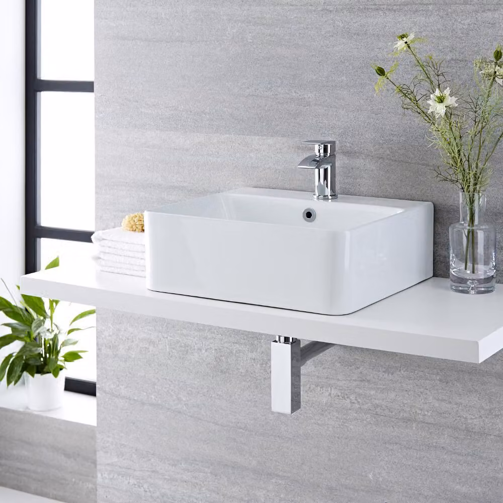 Lavabo Rettangolare da Appoggio Bianco (1 Foro per la Rubinetteria) con Anello per Troppopieno in Nero -  460mm x 420mm - Exton