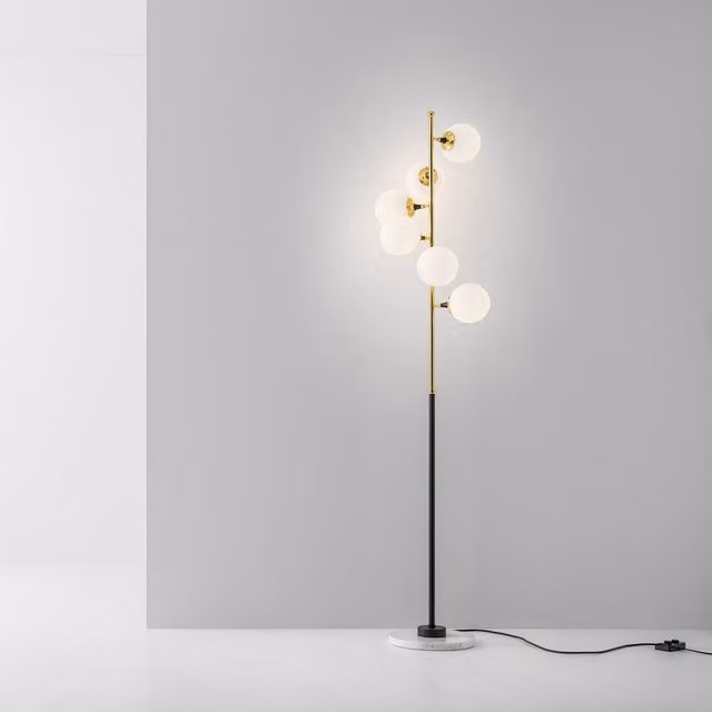 Lampada da terra Stilnovo Galassia in ottone e vetro bianco con luce LED calda