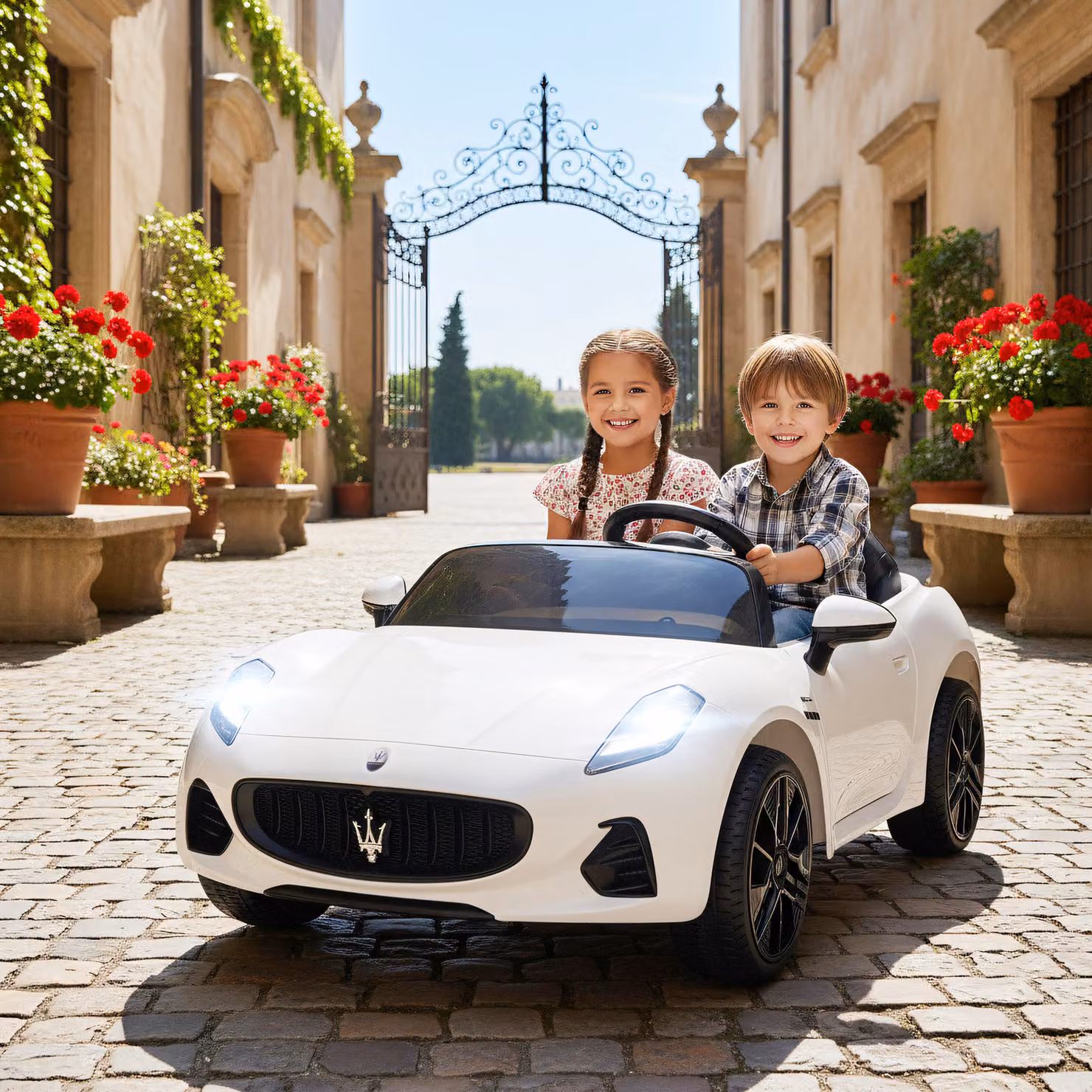 Auto Elettrica Maserati AIYAPLAY per Bambini a 2 Posti con Alimentazione 12V, Telecomando, Luci LED e Musica, Bianco – 2
