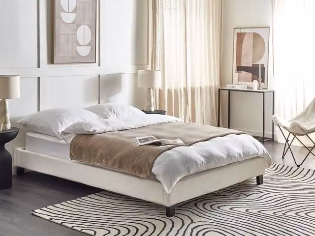Letto matrimoniale Beliani in tessuto beige con rete a doghe elastiche senza testiera L/P: 140 x 200 cm – 1