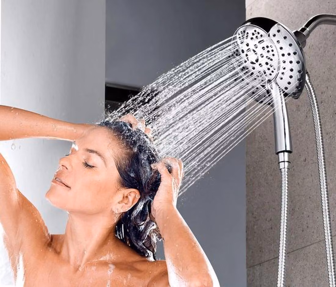 Azomor: combinazione doccia versatile con soffione a pioggia e doccetta per il massimo comfort