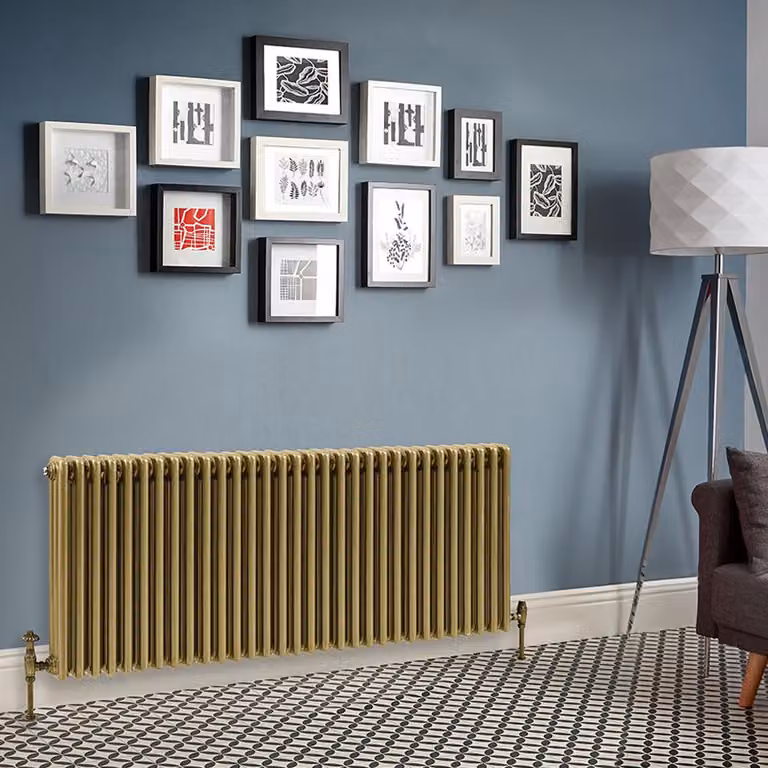 Radiatore Orizzontale a Tripla Colonna Regent in Acciaio Colore Oro L: 141,5 cm, H: 50 cm