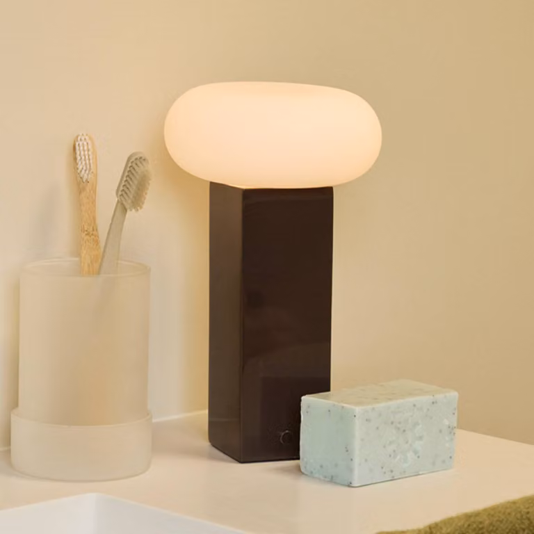 Hübsch Lampada LED da tavolo ricaricabile LOW, marrone, altezza 20 cm, metallo, dimmerabile, Marrone / Ruggine, Soggiorno / Sala da pranzo, Metallo, Moderno