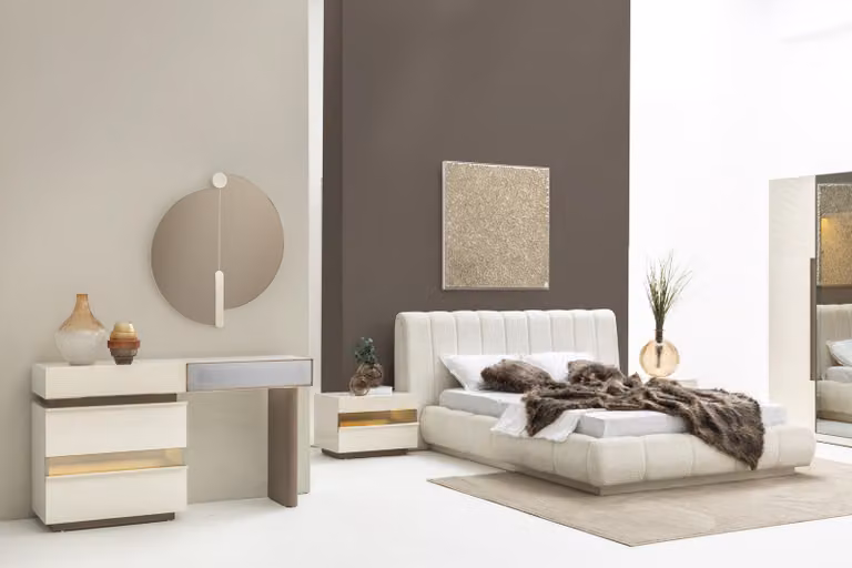 Schlafzimmer-Set in Beige – Bett, 2 Nachttische, Schminktisch & Spiegel