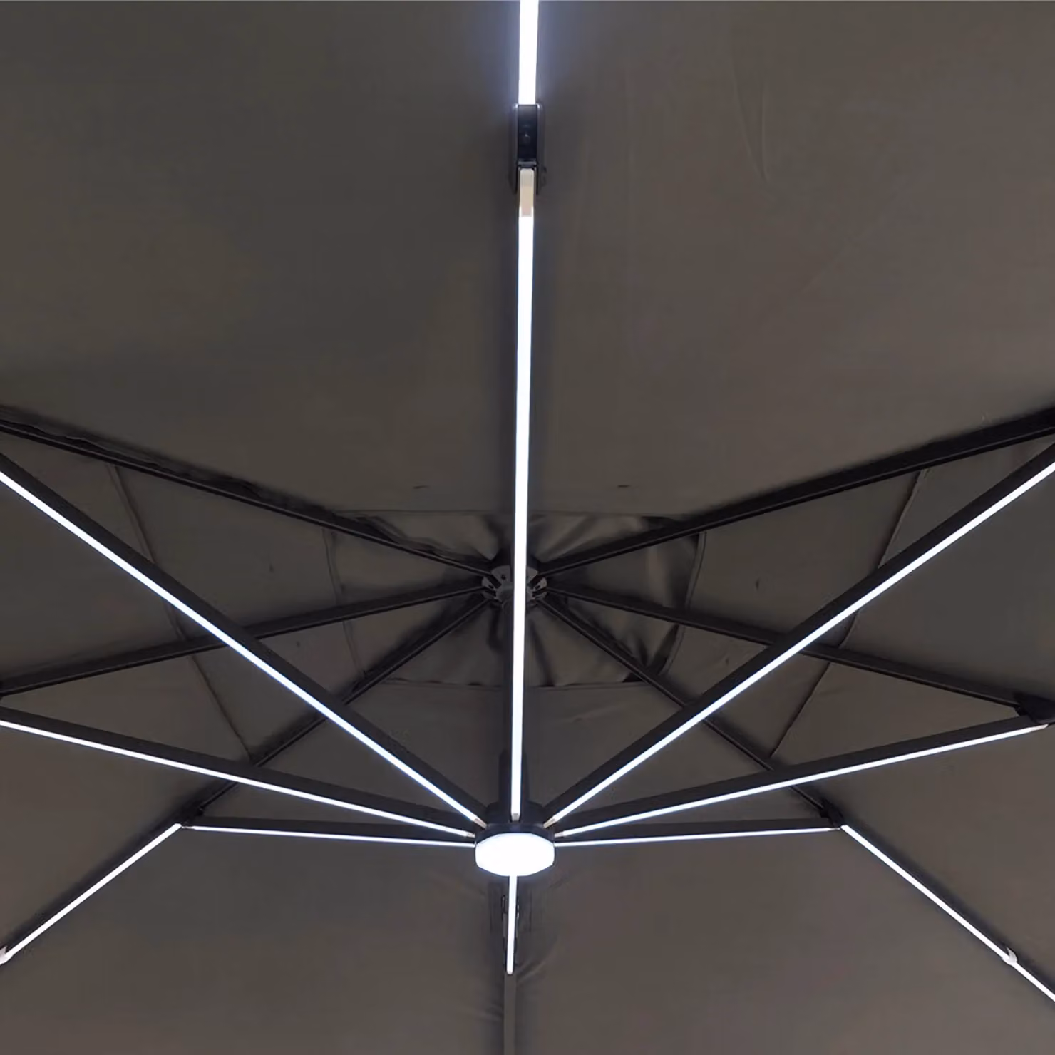 Ombrellone da giardino a braccio Vestiamo Casa Giardino con LED e pannello solare, colore grigio antracite, L: 400 cm, P: 340 cm, H: 260 cm – 2