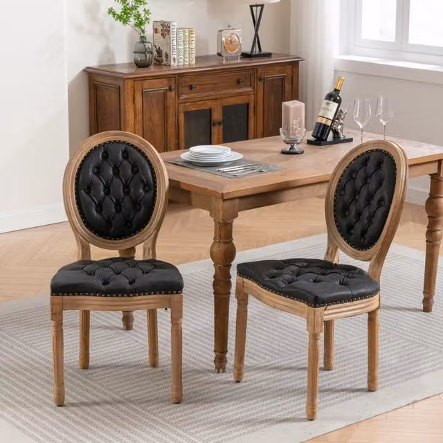 Set di 2 sedie da pranzo SINGULARTY con struttura in legno massello effetto invecchiato, schienale ovale in tessuto tufting e seduta in pelle PU nera