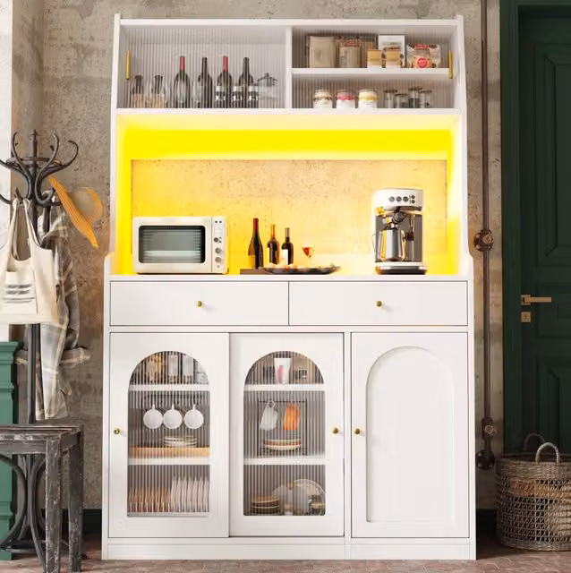 Credenza alta bianca con LED smart, ante in vetro, 2 cassetti e ripiani regolabili