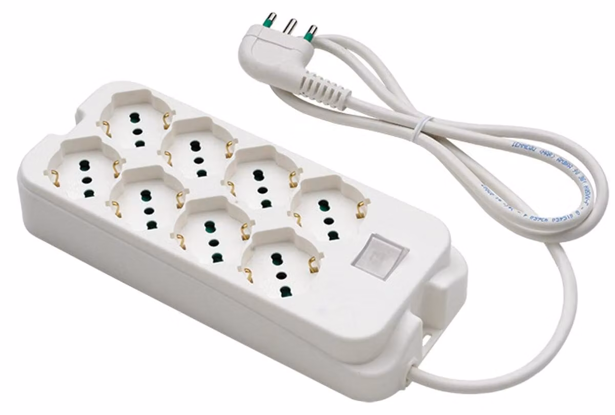 Multipresa con prese bipasso 8 schuko spina a squadra italiana 2P+T 16A cavo 1.5m Fanton 40440