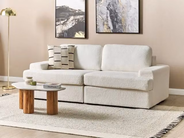 Divano da soggiorno Beliani a 3 posti in tessuto bouclé bianco con struttura in legno massiccio L: 208 cm, P: 86 cm, H: 62 cm