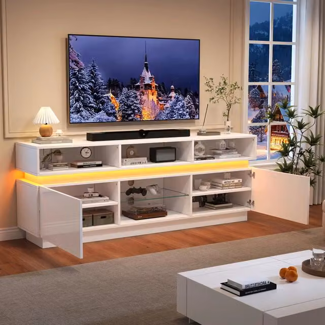 Mobile TV FOLYNA moderno in MDF bianco lucido con illuminazione LED integrata e 10 vani per televisori fino a 60 pollici, L: 160 cm, P: 35 cm, H: 60 cm