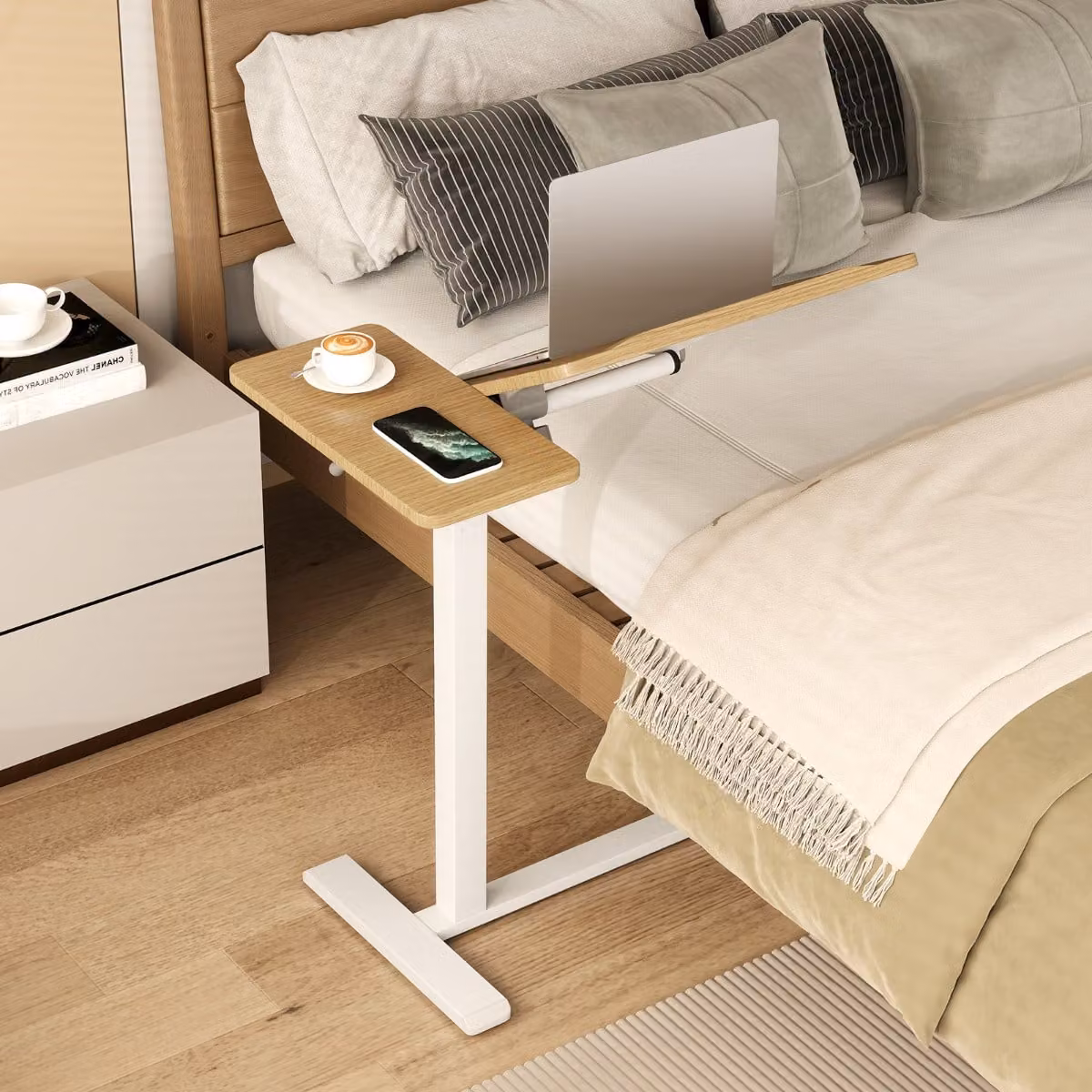 Tavolino laptop Costway regolabile in altezza con piano inclinabile e fermi, colore naturale, ideale per uso ospedaliero o home office