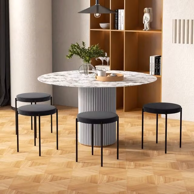 Set di 4 sgabelli da pranzo MIVRAY in metallo nero con seduta imbottita effetto velluto impilabili L/P/H: 41,5 x 41,5 x 46 cm