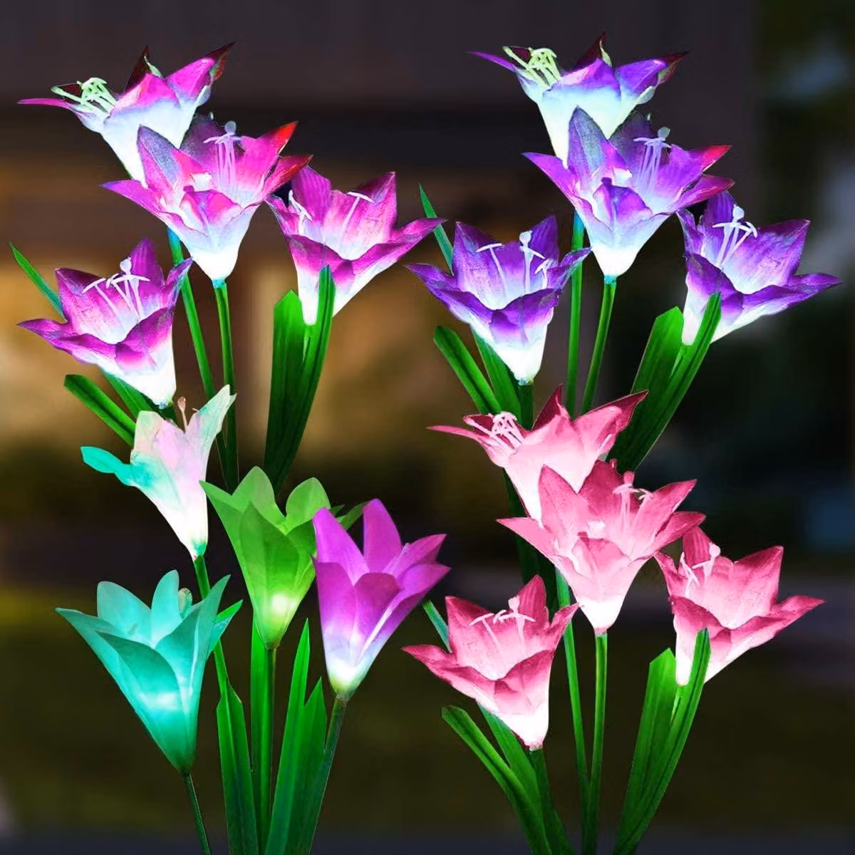 SOLARBABY: Lampade solari per esterni, ideali per il giardino. Set di 4 luci solari per decorare il giardino, con fiori di giglio a LED che cambiano colore. Lampade solari impermeabili (IP65) per giardino, prato, cortile e aree esterne