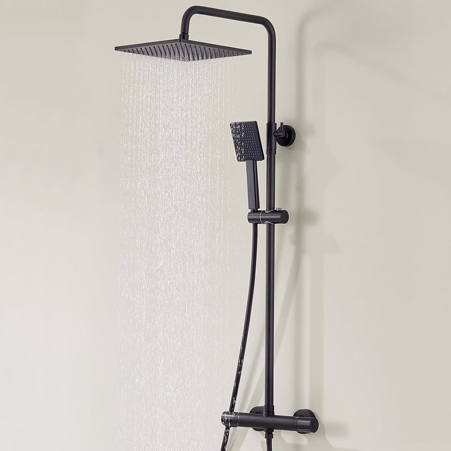 Sistema doccia con termostato, colore nero, dimensioni 25x25 cm. Include: doccia a pioggia, soffione manuale, barra doccia in acciaio inossidabile