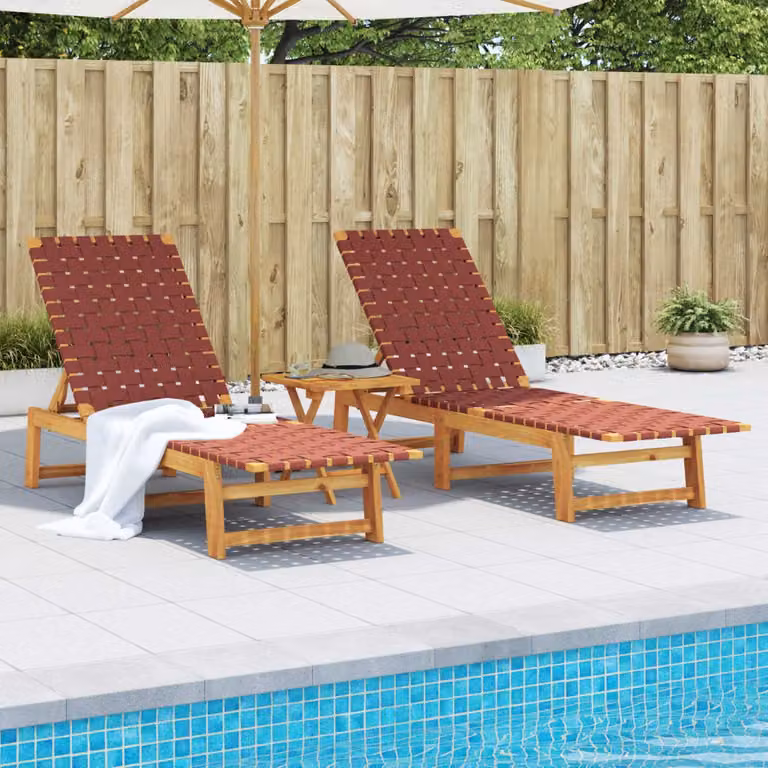 Set di 2 lettini prendisole vidaXL in legno di acacia oliato e tessuto rosso e marrone con poggiatesta regolabile