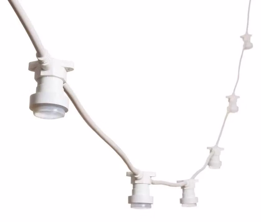 Catena luminosa da 5 metri, bianca, con 10 portalampade E27, tecnologia LED, grado di protezione IP54, estendibile fino a 100 metri