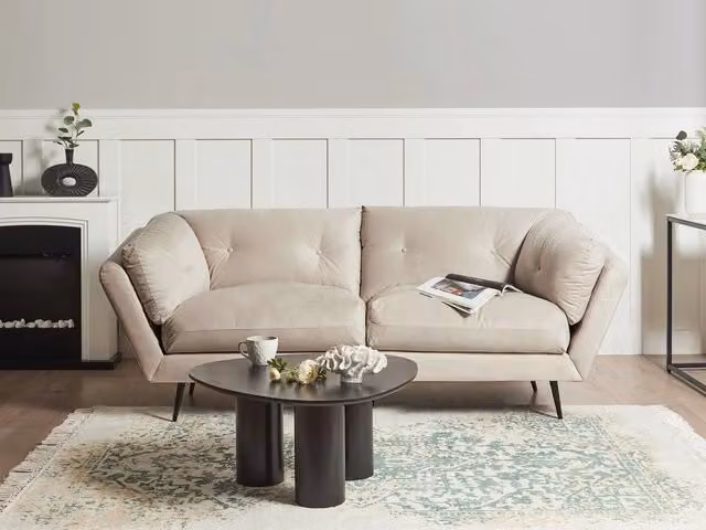 Divano Beliani in velluto beige con cuscini e gambe in metallo L: 210 cm, P: 90 cm, H: 75 cm