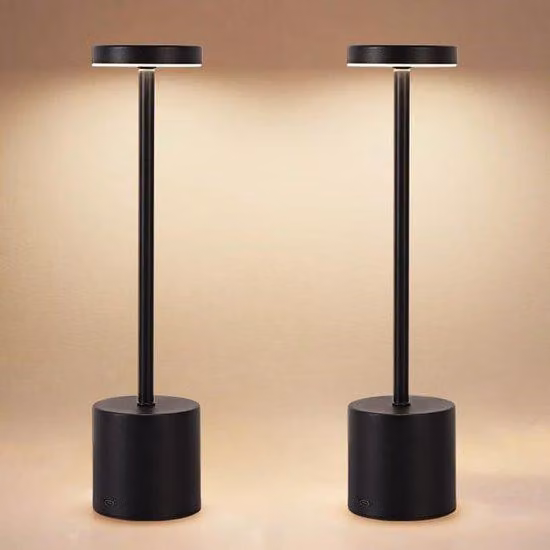 Set composto da due lampade da comodino wireless e sensibili al tocco, comprendente una lampada da scrivania a LED ricaricabile da 5000 mAh e una lampada potente, ideale per l'uso alla scrivania, durante lo studio e in ufficio.