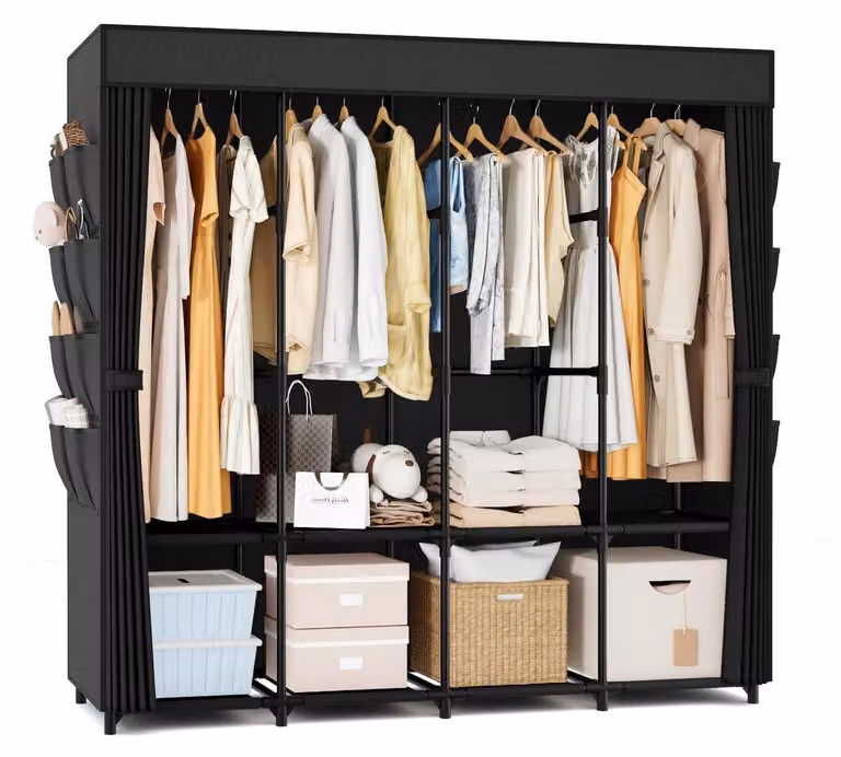 Armadio imbottito con asta appendiabiti, dimensioni 170x45x167 cm, colore nero. Include 4 aste appendiabiti, 4 ripiani e 8 tasche laterali